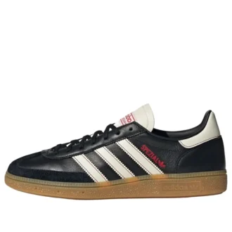 adidas handball spezial nero su bianco rosso 1 330x330 - Adidas Handball Spezial "Nero su Bianco Rosso"